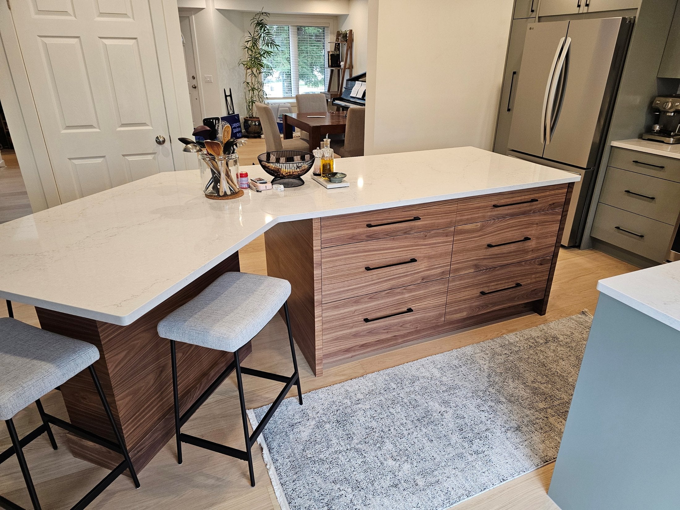 Two-tone kitchen island in timber and matte white
